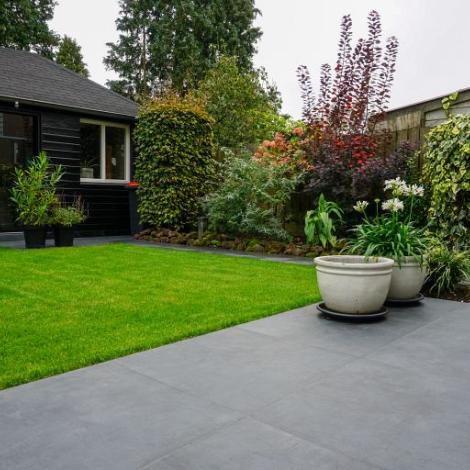 Solido Ceramica 30MM Metropole Antraciet tegel 80x80x3 cm.